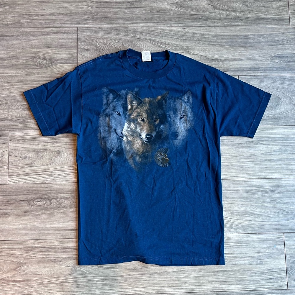Vintage Style Wolf Graphic T-Shirt